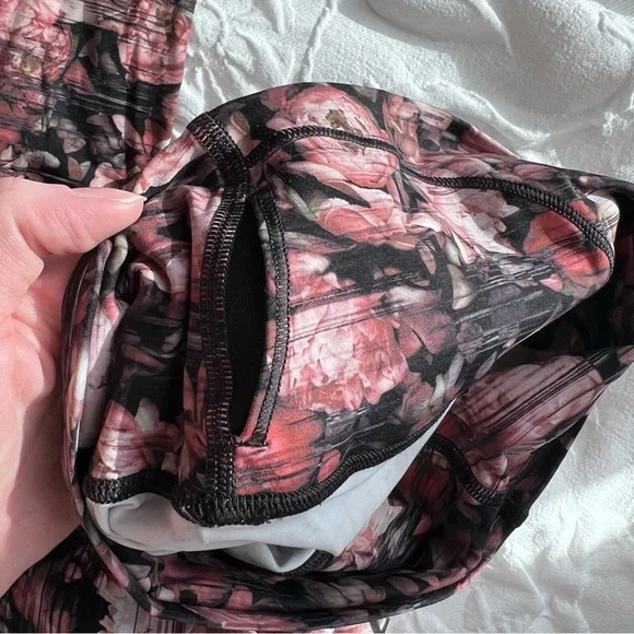 Wunder Under High-Rise Tight 28" *Nulux in Peony Multi - Picture 5 of 6